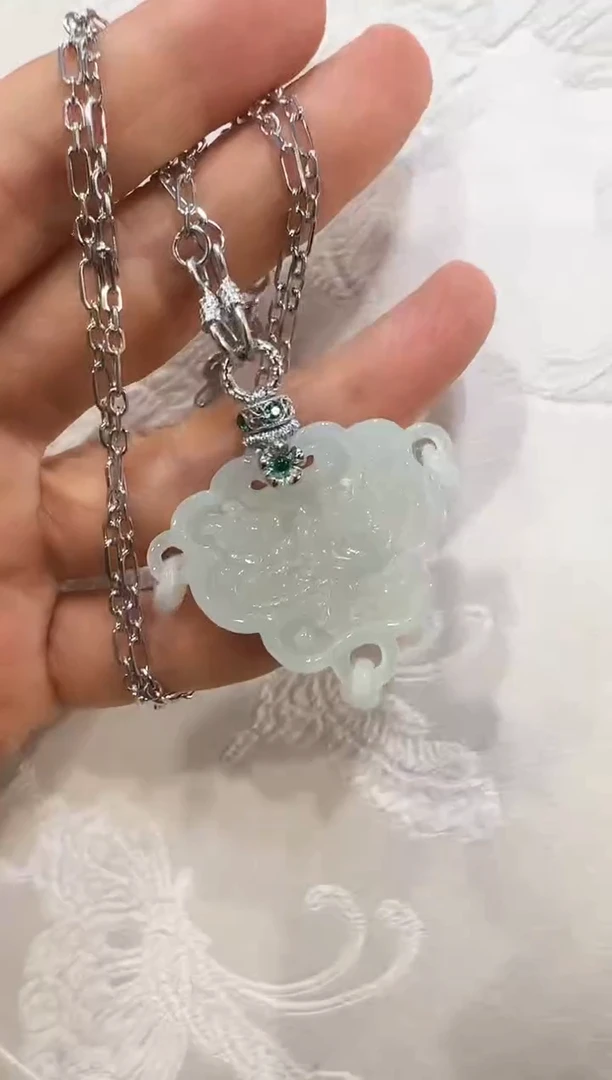 翡翠未镶嵌颈饰国风