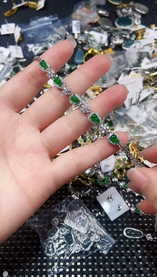 翡翠未镶嵌耳饰1111111111