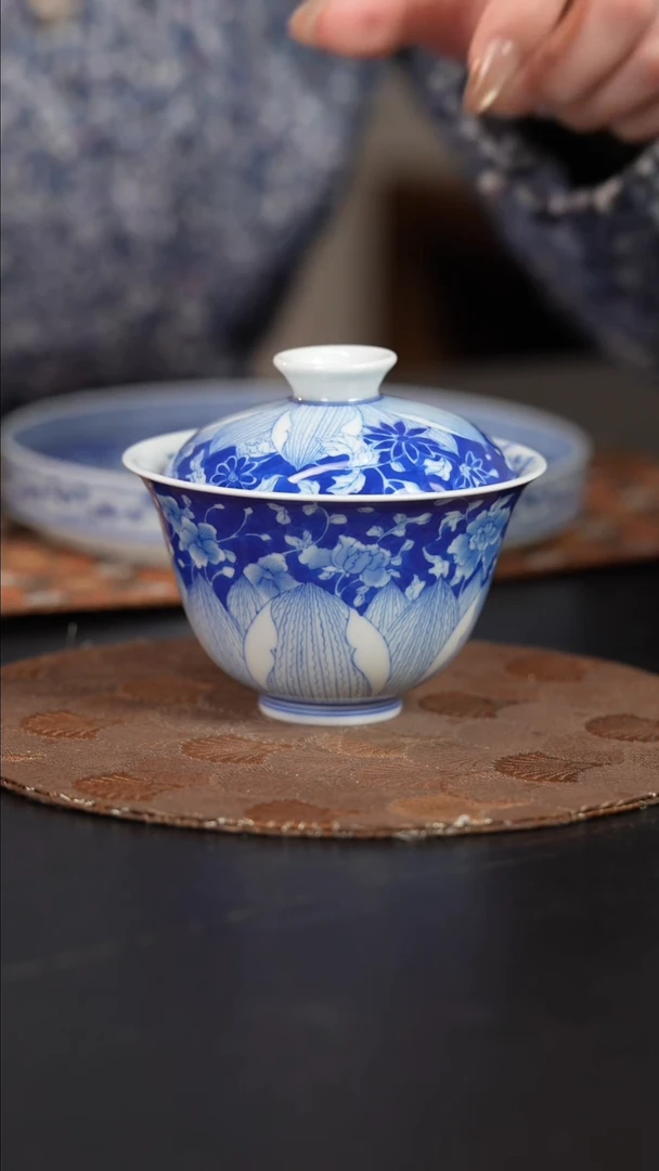 【闪购商品】杯看山柴窑青花图案