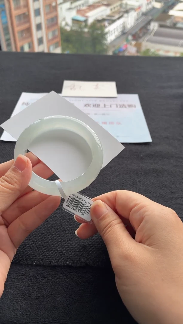 翡翠手镯未镶嵌买断价XW23017704