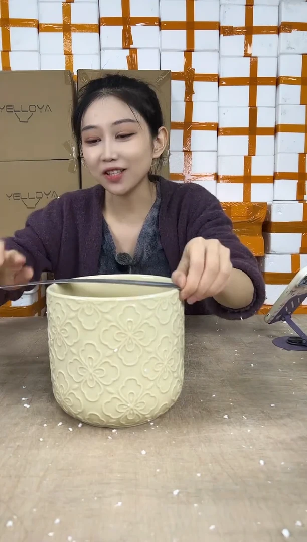 浮雕花朵浅绿中号18x17