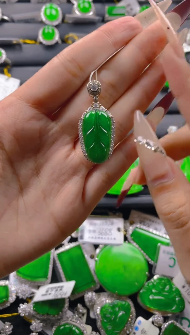 【闪购商品】翡翠颈饰银S925镶嵌11111111