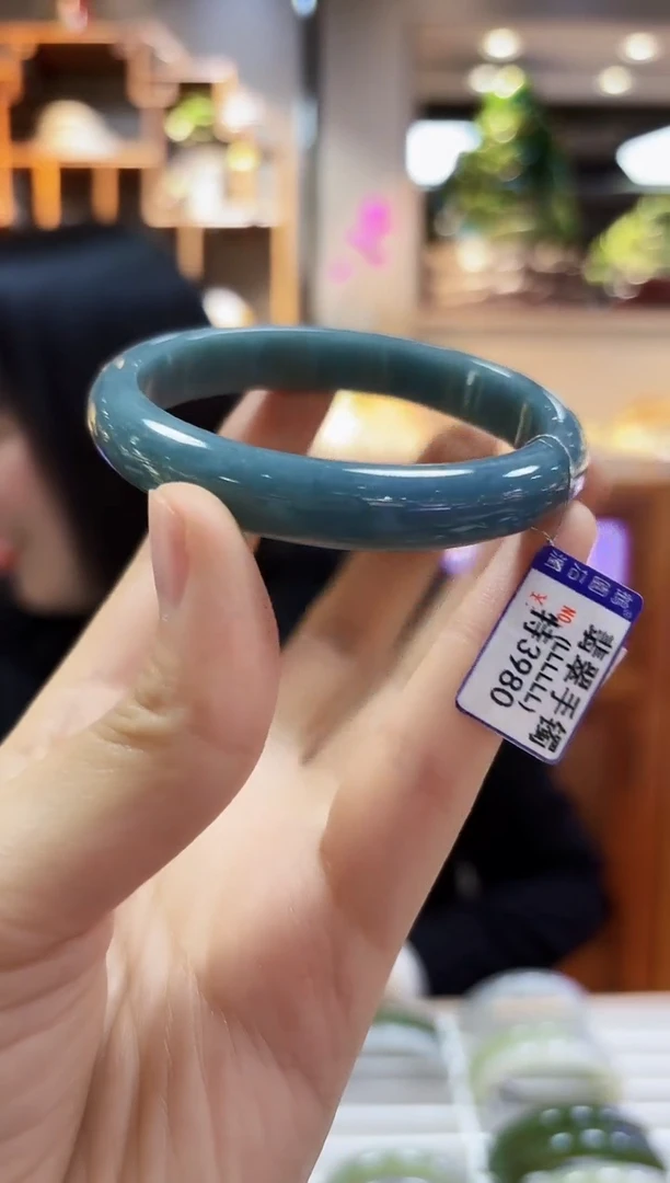 【闪购商品】翡翠颈饰未镶嵌57.9手镯