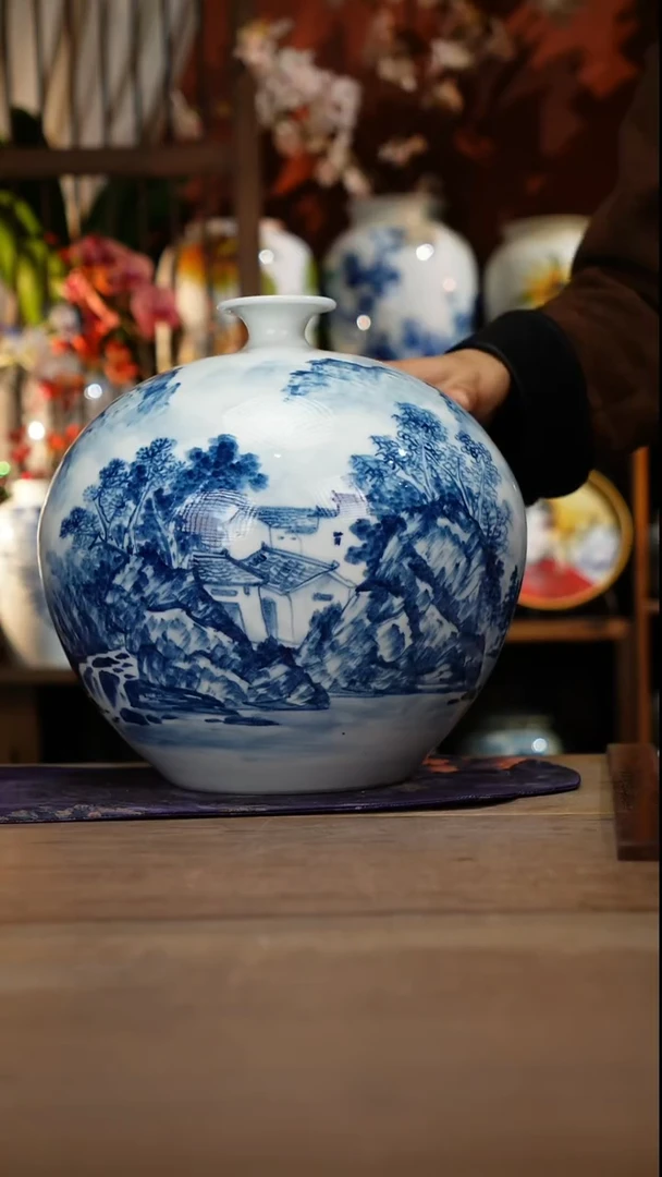 当代景德镇设计师釉下手绘陶瓷花瓶