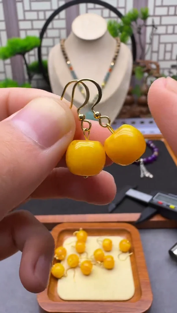 蜜蜡14K金镶嵌耳饰E01