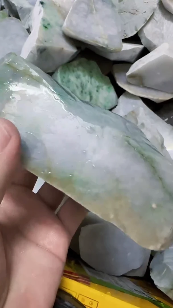 翡翠挂件未镶嵌092翡翠