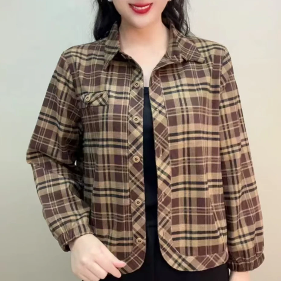 新款宽松休闲中老年妈妈装2025春款百搭减龄翻领长袖时尚格子衬衫