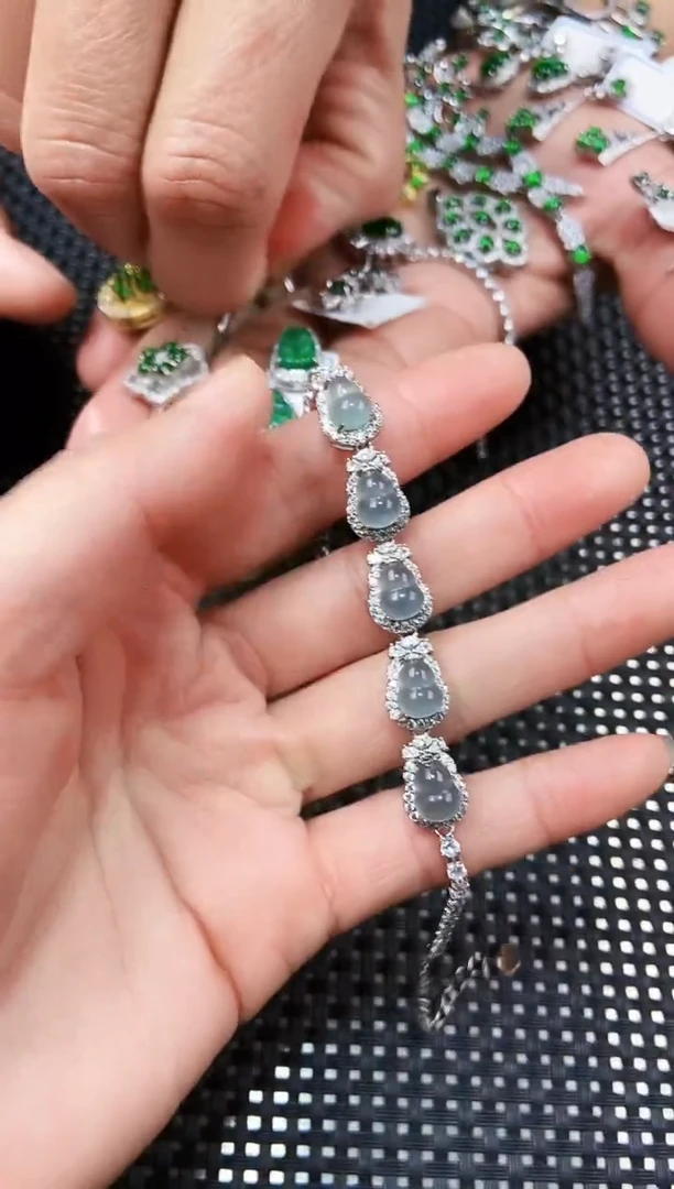 【闪购商品】翡翠手链未镶嵌11111111