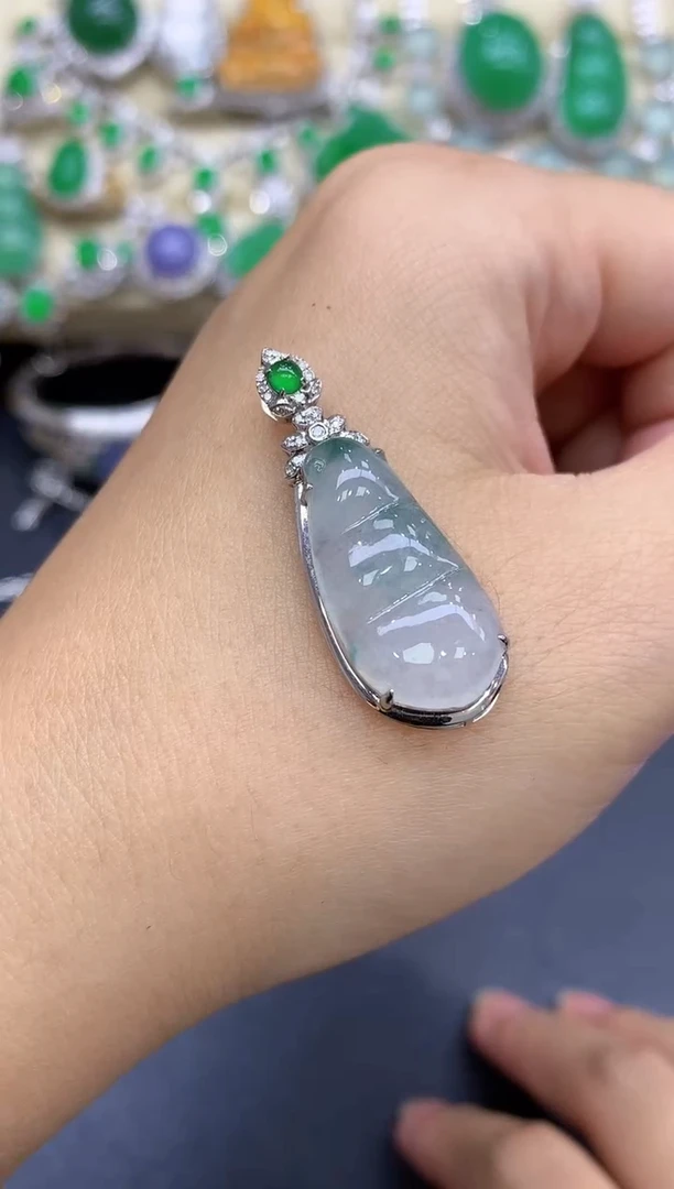 颈饰18K金镶嵌翡翠89-中国好珍宝