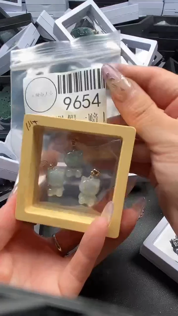 吊坠(不含链)未镶嵌翡翠9654