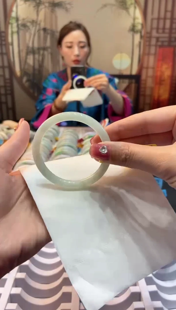 【闪购商品】翡翠手镯未镶嵌00006347