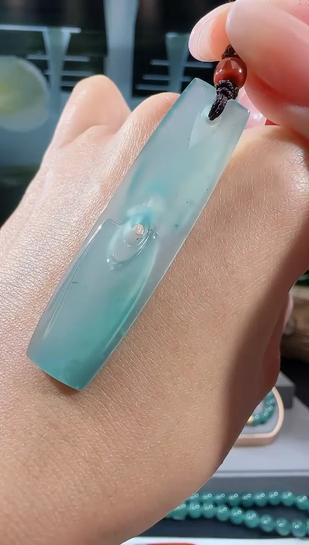 【闪购商品】翡翠吊坠(不含链)未镶嵌形意
