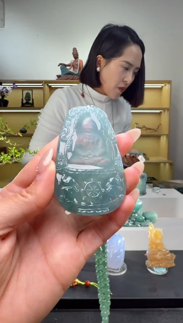 吊坠(不含链)未镶嵌翡翠大日