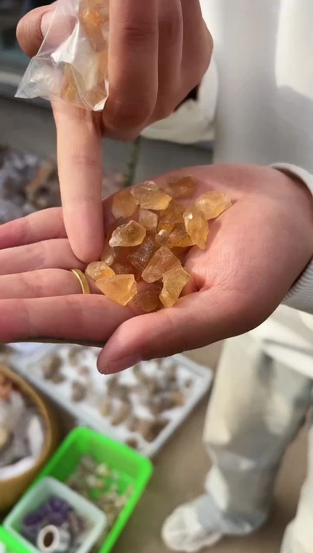 【闪购商品】摆件未镶嵌水晶黄水晶碎石200g