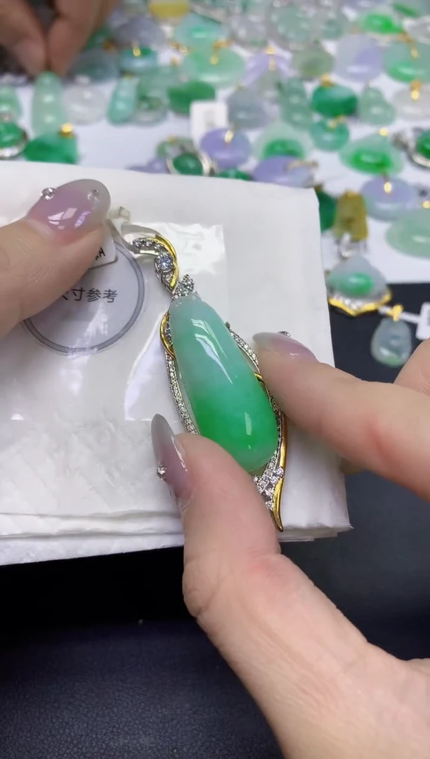 颈饰未镶嵌翡翠天然缅甸翡翠A货百元以上9元证书费自理