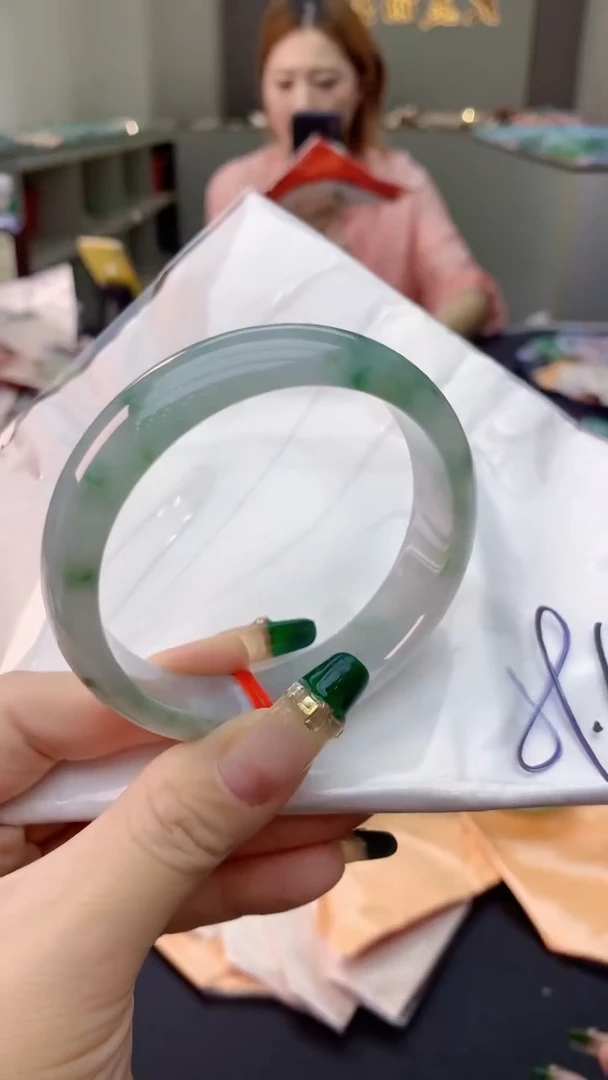 未镶嵌手镯翡翠0852346148