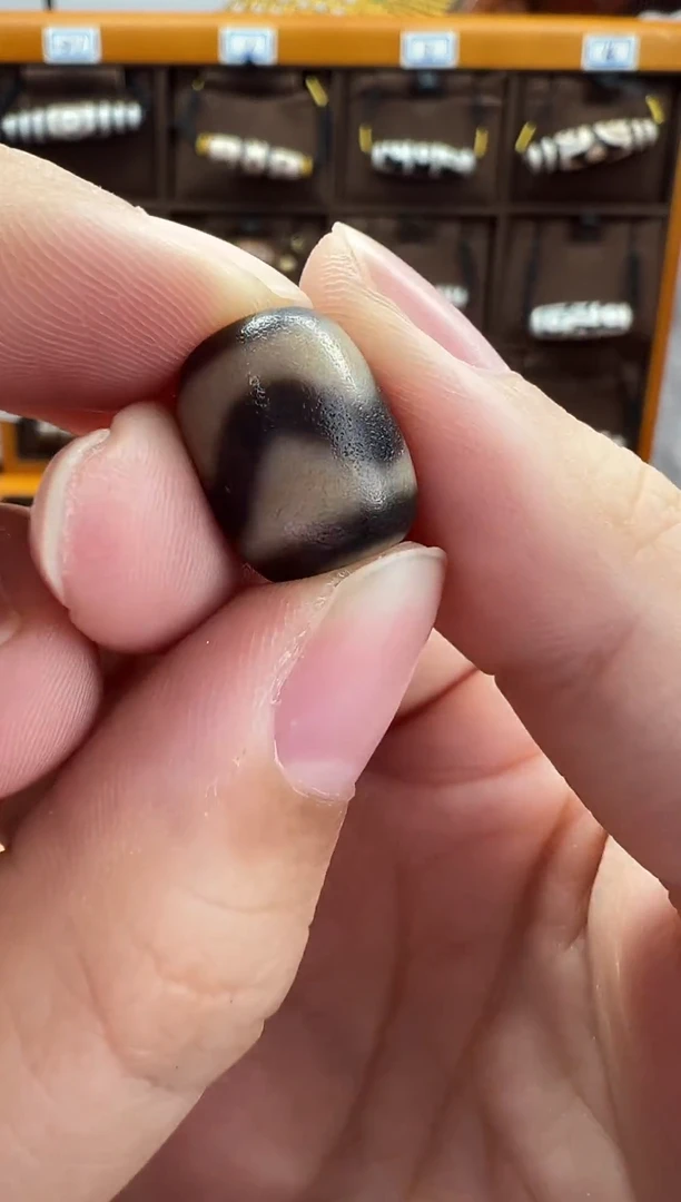 玛瑙/玉髓（覆膜）颈饰未镶嵌129.(微瑕)