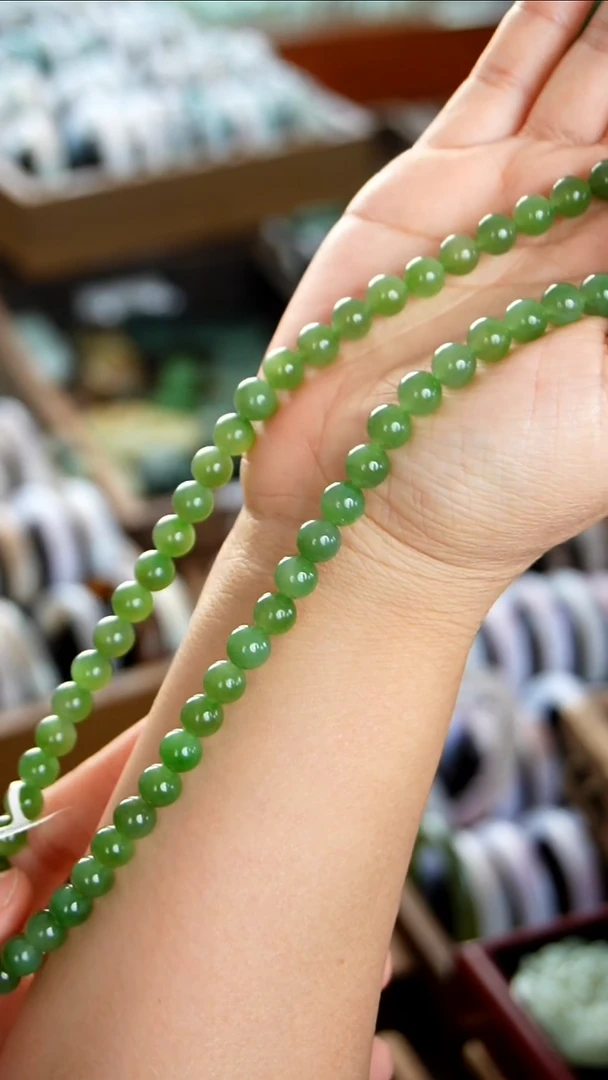 颈饰未镶嵌和田玉（碧玉）001  8MM