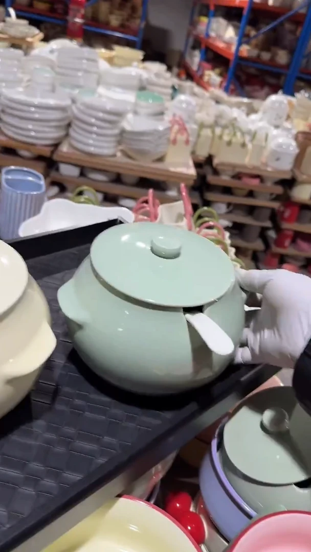 陶瓷大号罐子带汤勺微瑕 凑满20元包邮