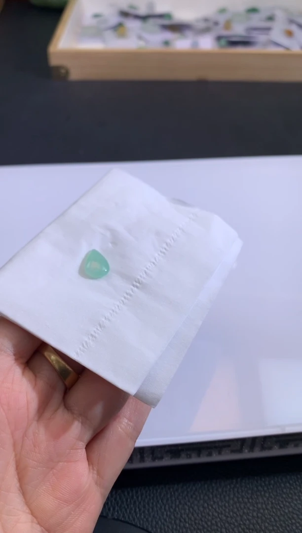 【闪购商品】定制翡翠未镶嵌翡翠