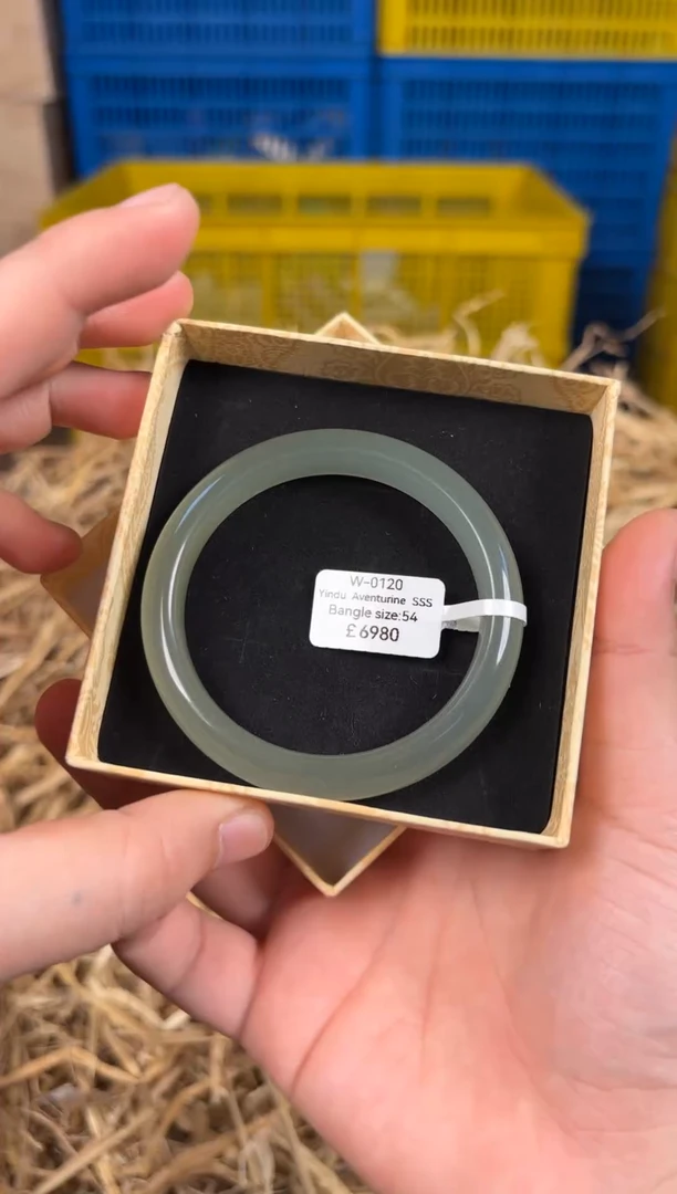 未镶嵌手镯石英质玉W0120