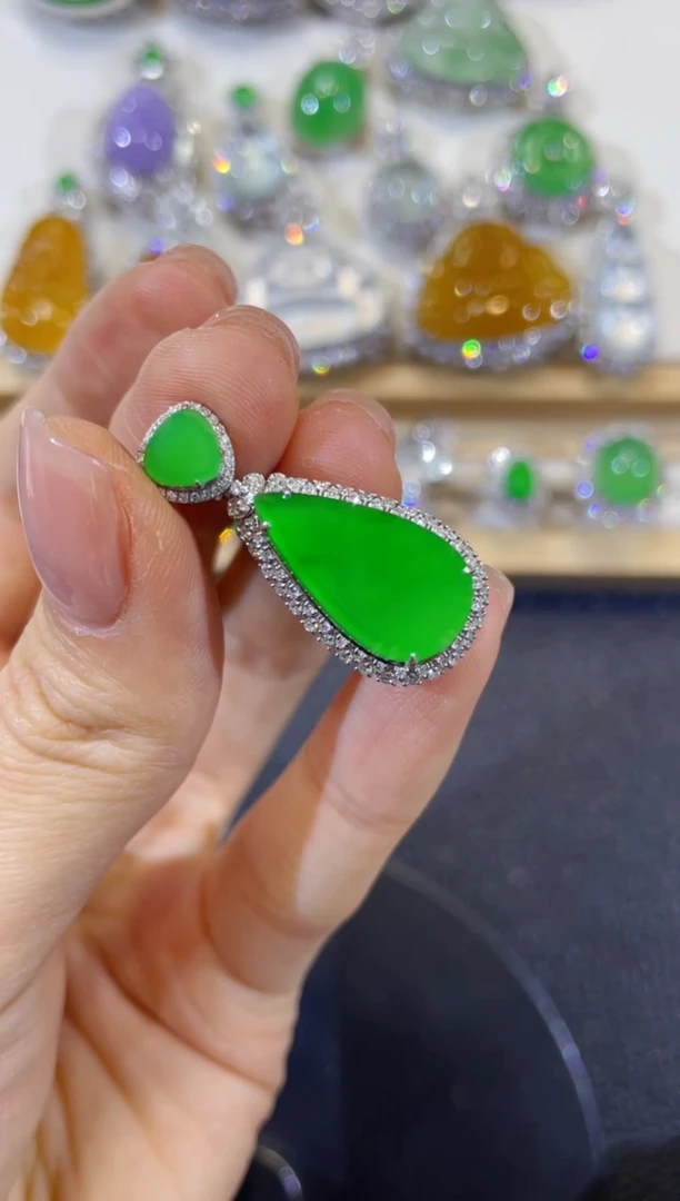 吊坠(不含链)18K金镶嵌翡翠团购1