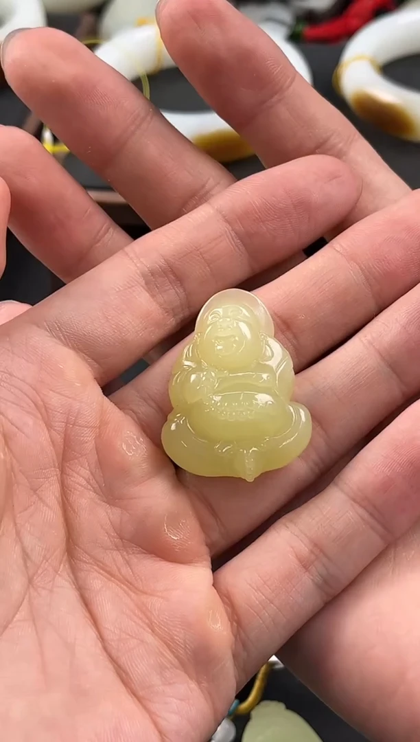 手串未镶嵌和田玉若羌黄口佛公吊坠微色差