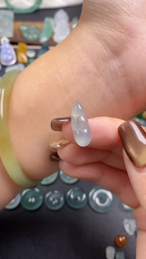 颈饰未镶嵌翡翠福豆