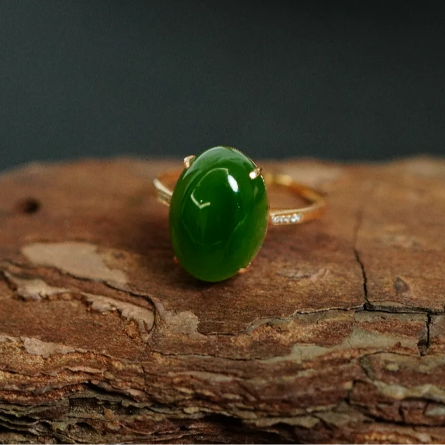 18K金和田玉碧玉旦形戒指 T122605