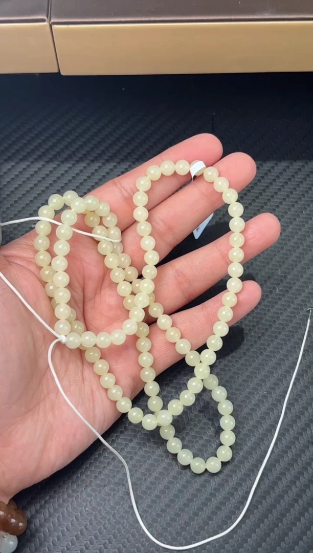 吊坠(赠链)未镶嵌和田玉若羌微色差卡6长链p