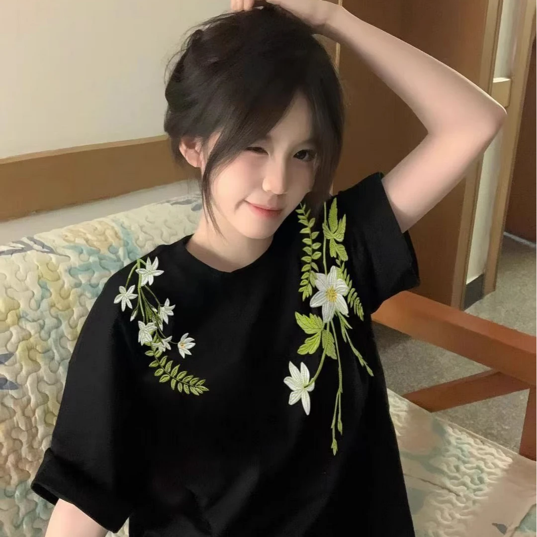 夏季圆领半袖刺绣ins短袖女装潮流新款T恤轻奢韩版时尚气质女上衣