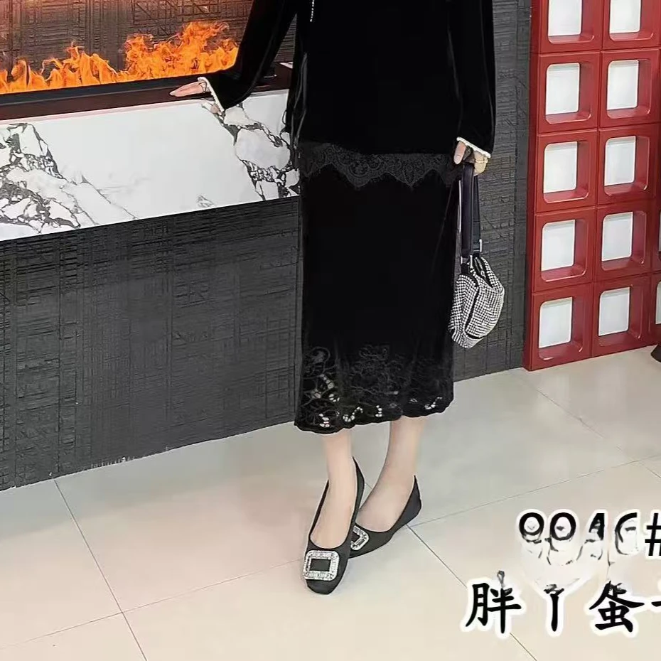 D8845新款镂空花朵刺绣裙摆高腰包臀丝绒半身裙女