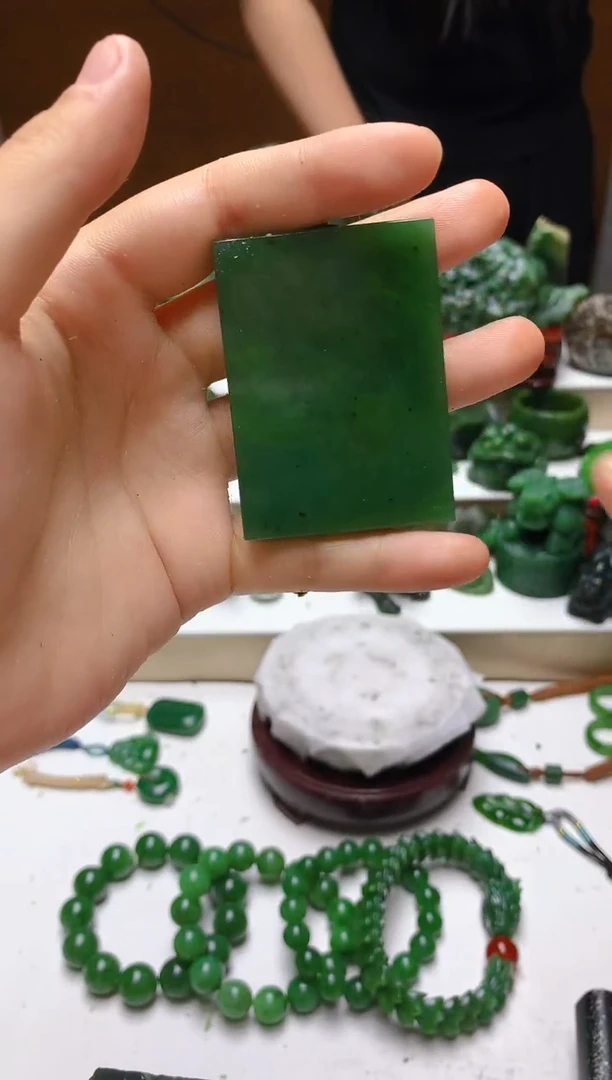 颈饰未镶嵌和田玉（碧玉）杏***丁0