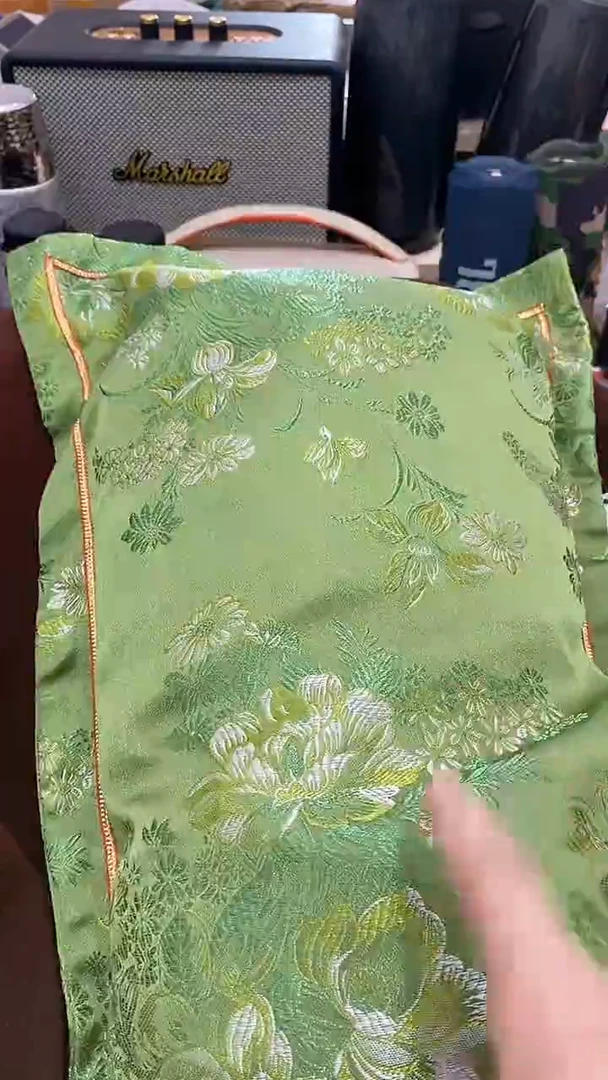 瓷片闪购商品 如图所示