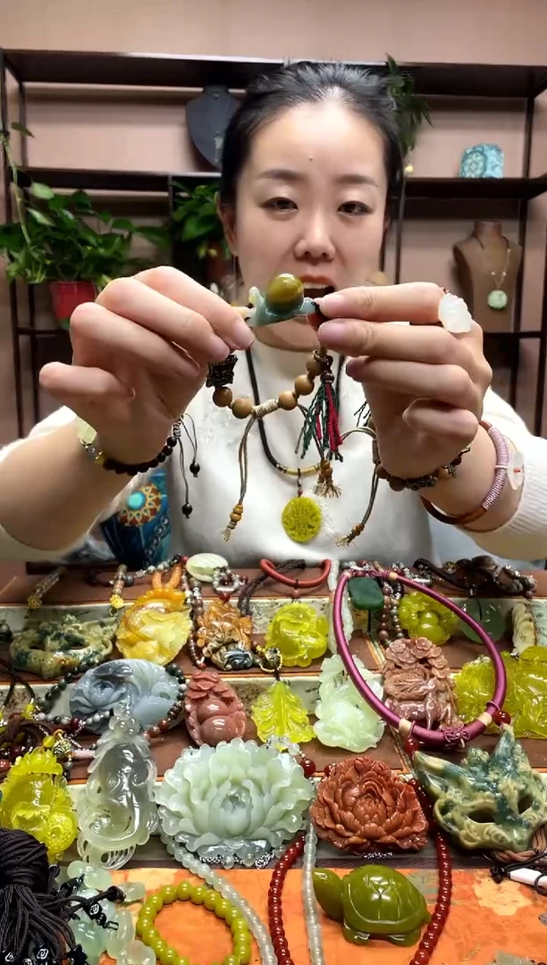 未镶嵌岫玉吊坠·