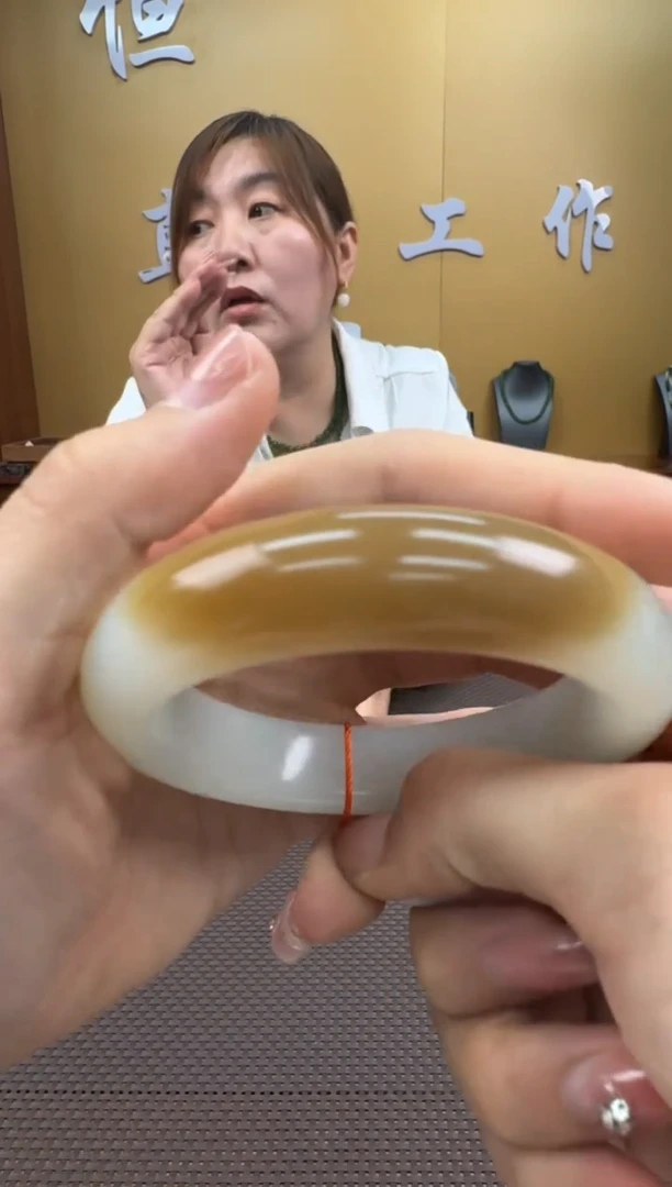 【闪购商品】和田玉手镯未镶嵌58