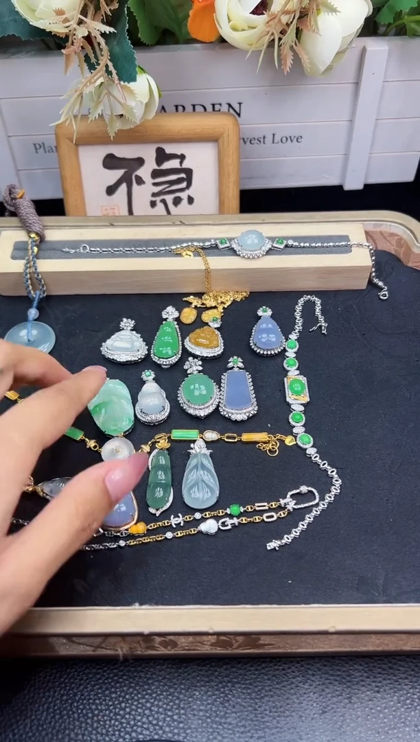套链18K金镶嵌翡翠勿拍