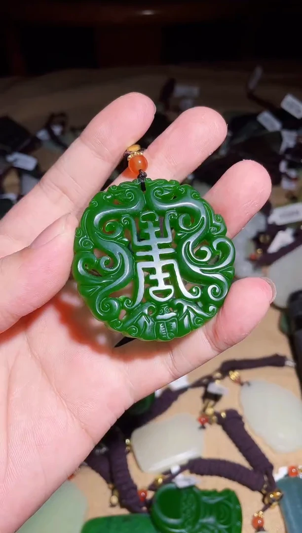 颈饰未镶嵌和田玉1