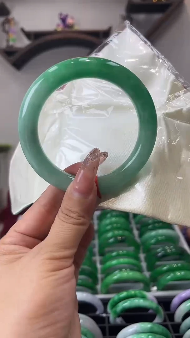 【闪购商品】砖雕h26 圈口61.1 独货手镯