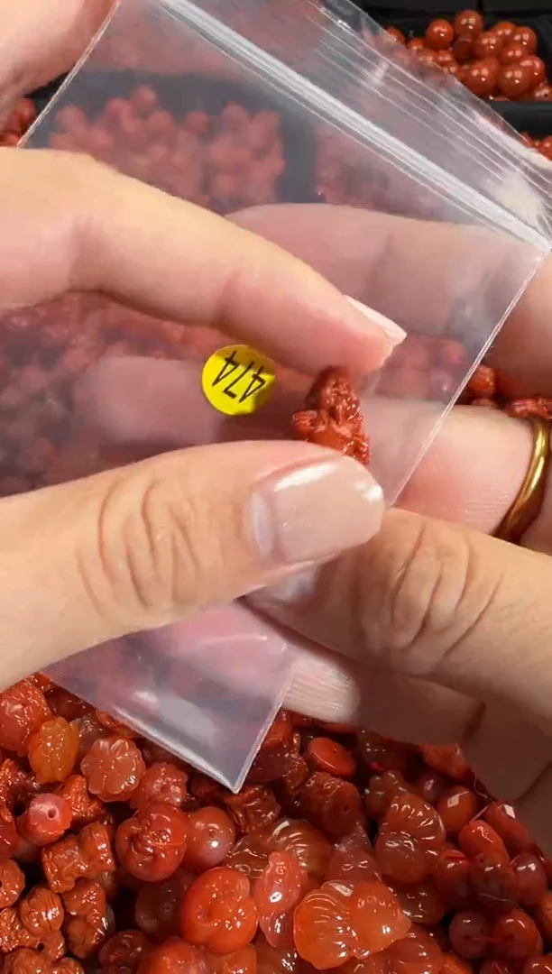 颈饰未镶嵌南红玛瑙1