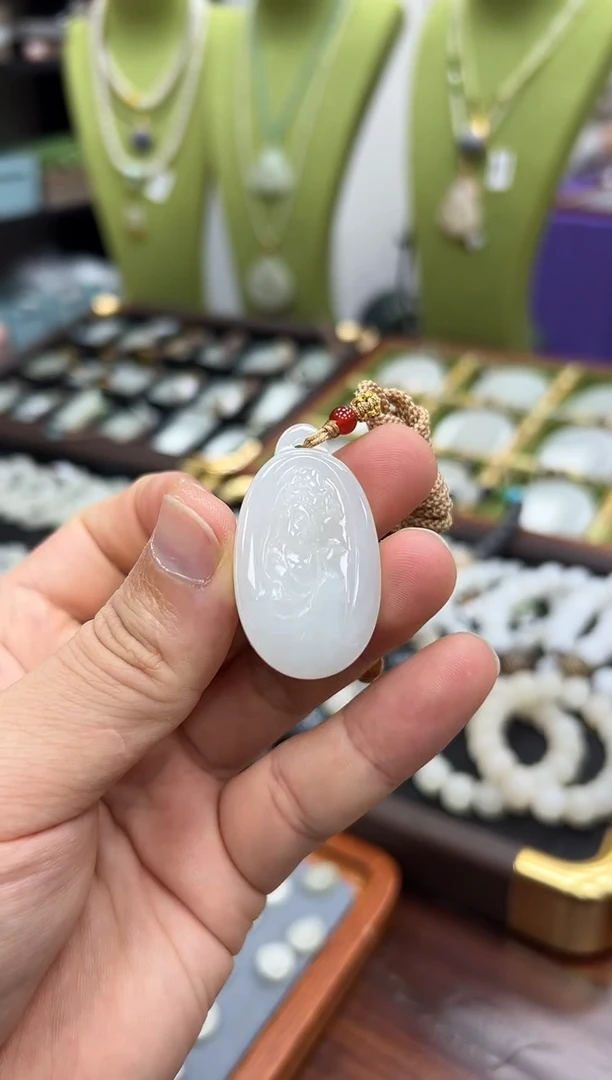 颈饰未镶嵌和田玉观音