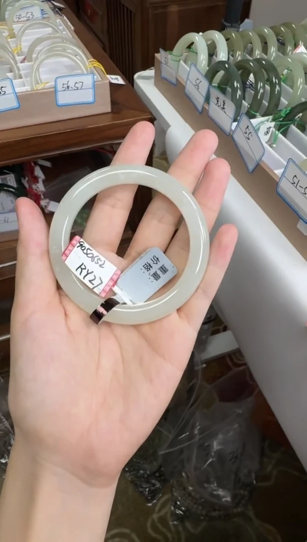 未镶嵌手镯和田玉55