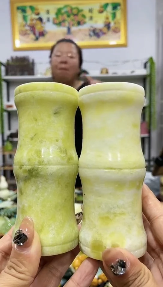 未镶嵌岫玉笔筒  多样性发货发其中一件