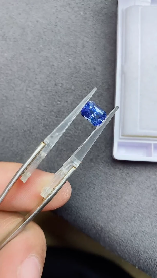 裸石蓝宝石矢车菊2.3ct