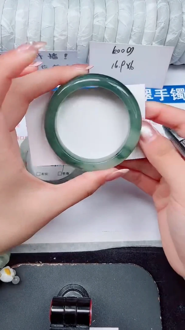 未镶嵌手镯石英质玉265-51/52