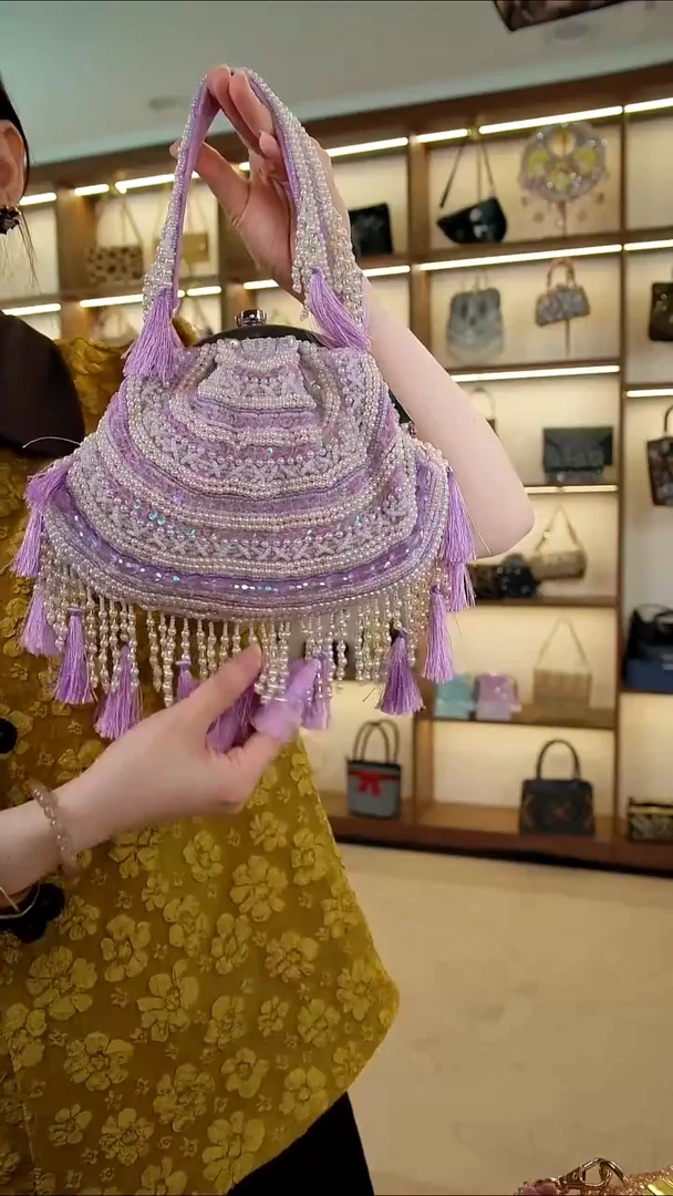 织物百格汇手工串珠包