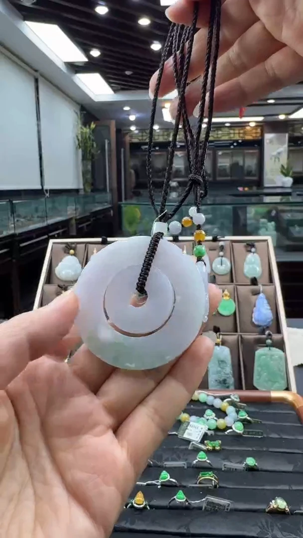 颈饰未镶嵌翡翠子母扣