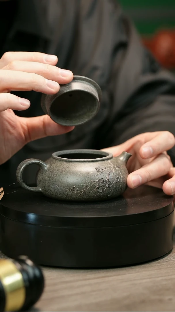 茶壶紫砂心*H1860陈春芬段泥梅花寒江