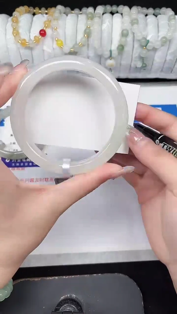 未镶嵌手镯石英质玉45-64/65