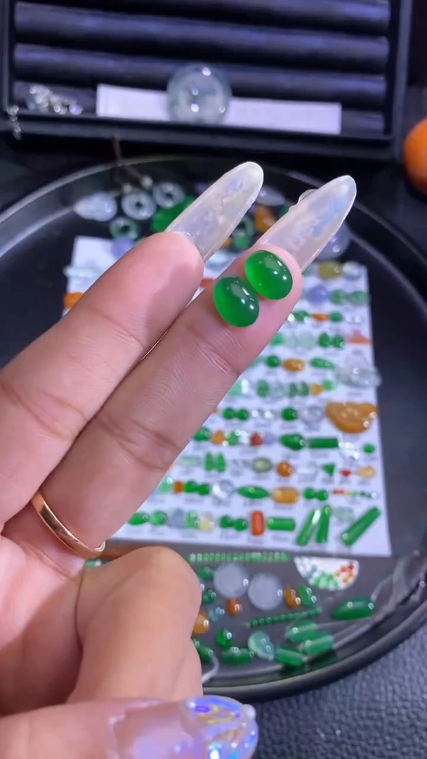 未镶嵌挂件翡翠蛋